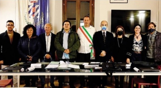 Elezioni, il vicesindaco Mauro Gumina lancia un sondaggio sul gradimento della Giunta e scoppia la polemica