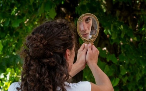 L’Innominato visto dalle donne: a Vercurago il teatro entra nei luoghi manzoniani
