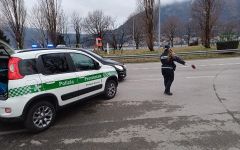 Polizia provinciale in campo: 420 veicoli fermati in un mese