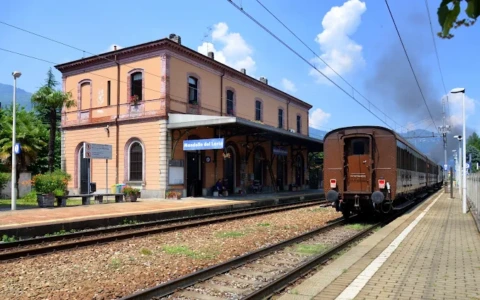 Mandello, via ai lavori per le pensiline in stazione: parcheggi ridotti fino al 20 novembre